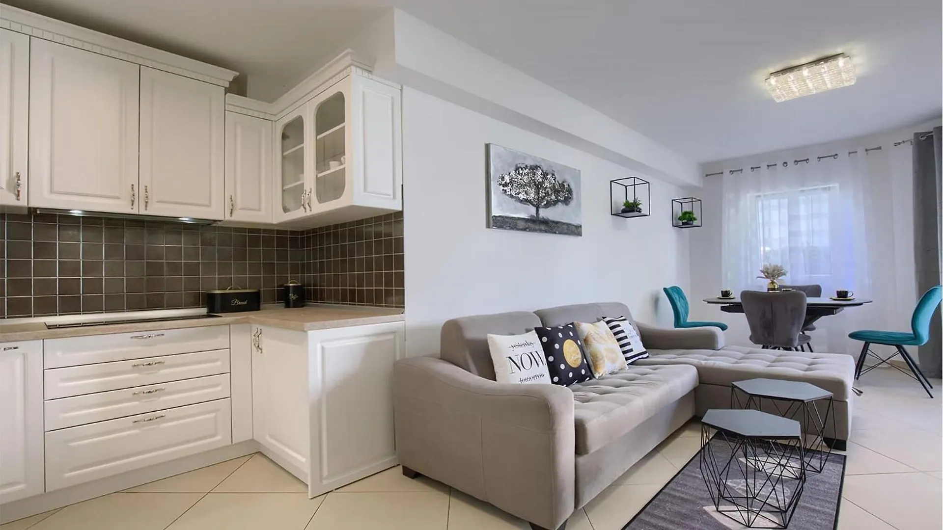 Stunning Apartment In Stinjan With Kitchen
