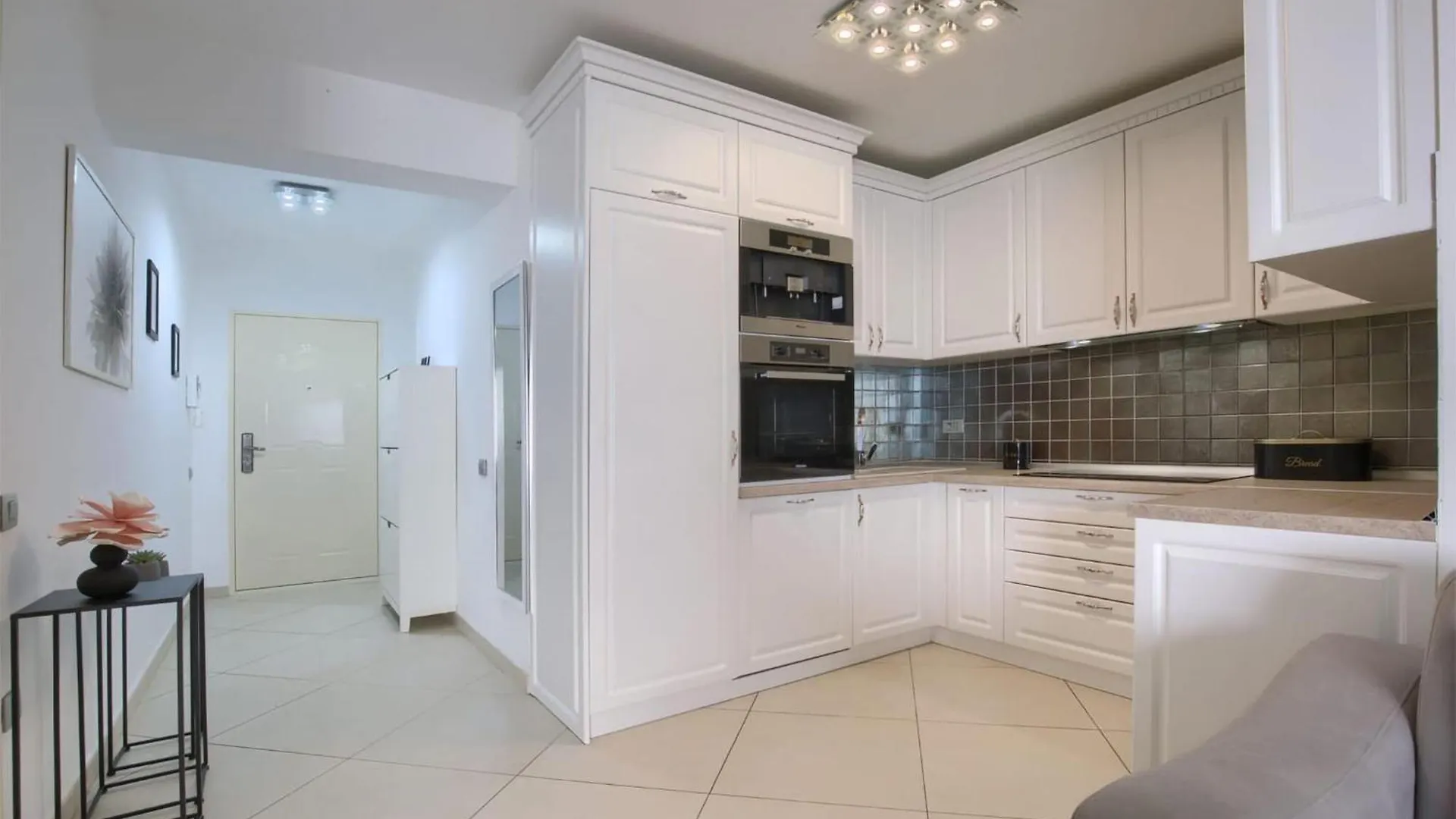 Stunning Apartment In Stinjan With Kitchen