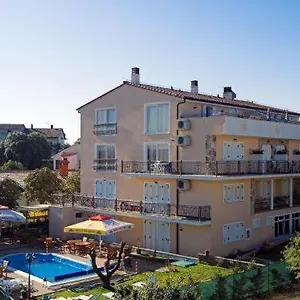 Maison d'hôtes Pansion Sport, Štinjan